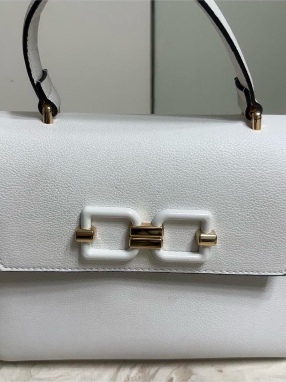 ALDO White Faux Soft Leather Purse with adjustable shoulder strap & gold accents - Picture 2 of 8